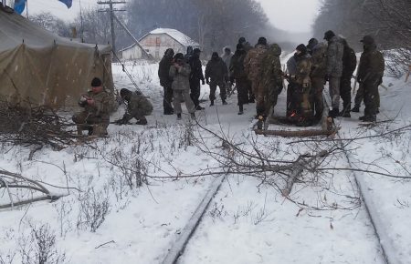 Блокадники хочуть приварити до рейок потяг, що прямував в «ЛНР» — Семенченко