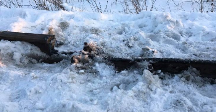 Невідомі підірвали залізничні рейки в зоні «торгової блокади» — фото Невідомі підірвали залізничні рейки в зоні «торгової блокади» — фото