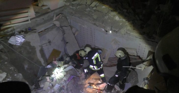 З'явилося відео з місця обвалу багатоповерхівки у Сумах З'явилося відео з місця обвалу багатоповерхівки у Сумах