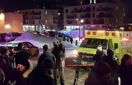 Внаслідок стрілянини у мечеті в Канаді загинули 6 людей