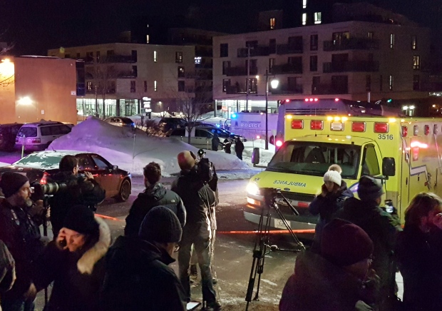 Внаслідок стрілянини у мечеті в Канаді загинули 6 людей