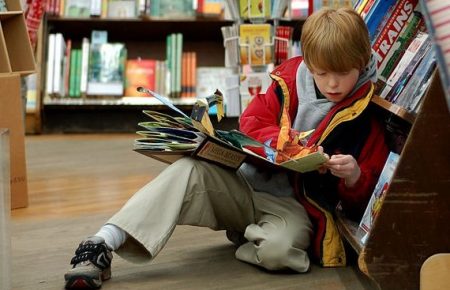 Як батькам допомогти дитині полюбити читання?