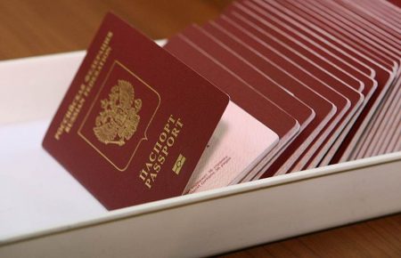 За останні три роки 167 тисяч українців отримали російські паспорти