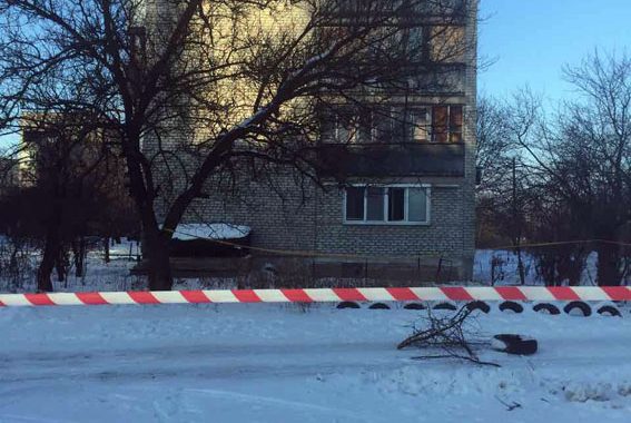 В Авдіївці після обстрілів виявили снаряд, мирний житель зазнав поранень В Авдіївці після обстрілів виявили снаряд, мирний житель зазнав поранень