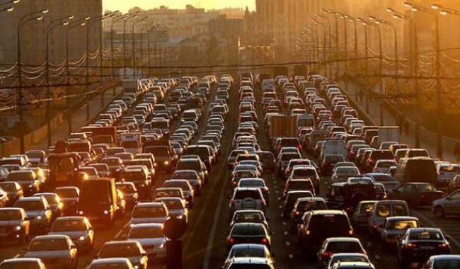 Київ в 7-бальних пробках. Мапа об'їзду (ВІДЕО) Київ в 7-бальних пробках. Мапа об'їзду (ВІДЕО)