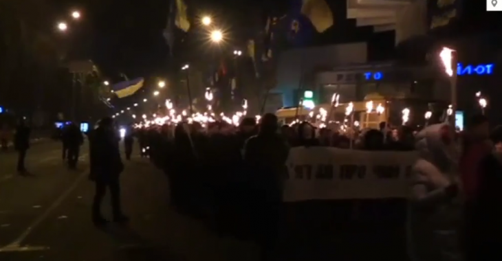 Києвом пройшов марш пам'яті героїв Крут — відео Києвом пройшов марш пам'яті героїв Крут — відео