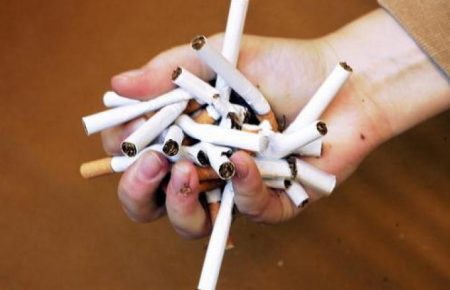 Один сеанс куріння кальяну дорівнює 100 викуреним сигаретам, — Олефір