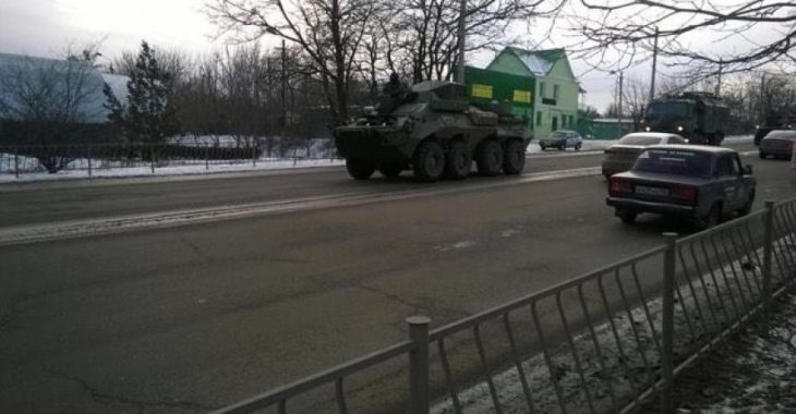 В Сімферополь зайшла нова колона військової техніки (ФОТО) В Сімферополь зайшла нова колона військової техніки (ФОТО)