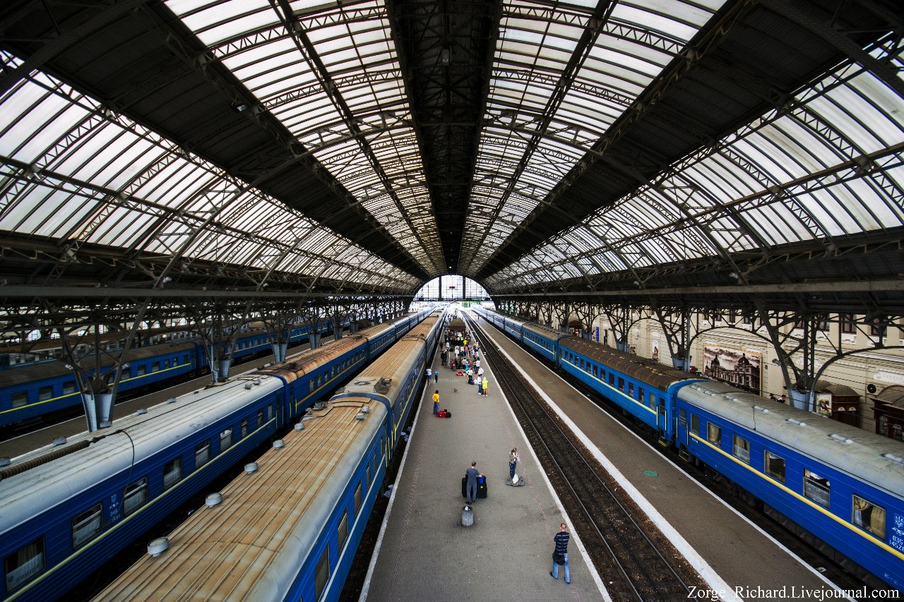 З Києва до Івано-Франківська їздитиме потяг з вагонами-трансформерами
