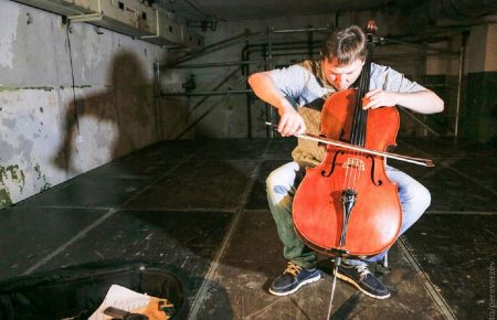 «Той, хто співає у підвалі»: віолончеліст Золтан Алмаші дасть у Києві сольний концерт