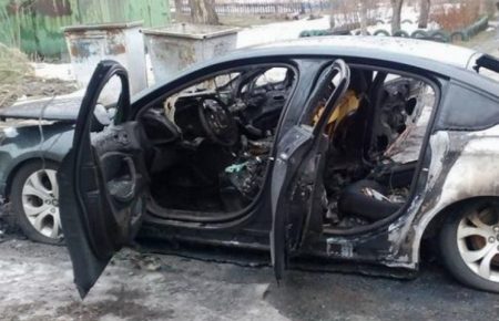 У Кам'янському підпалили автівку правозахисника - ЗМІ (ФОТО)