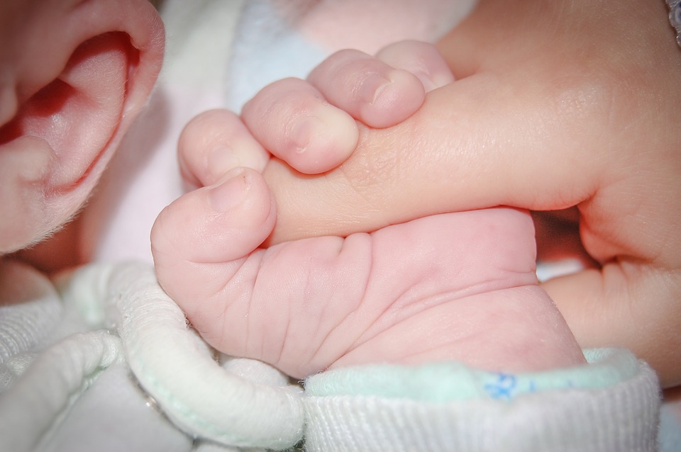 Как рожденному в «ЛНР» ребенку получить украинское свидетельство о рождении?