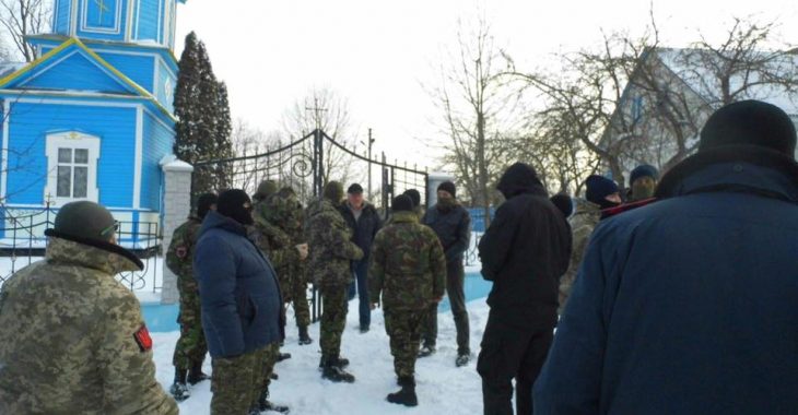 На Тернопільщині "Правий сектор" захопив церкву? На Тернопільщині "Правий сектор" захопив церкву?