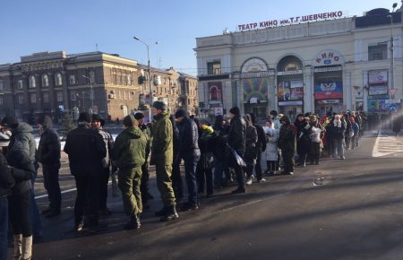 Бюджетників "ДНР" змушують йти на похорон бойовика "Гіві" - ЗМІ