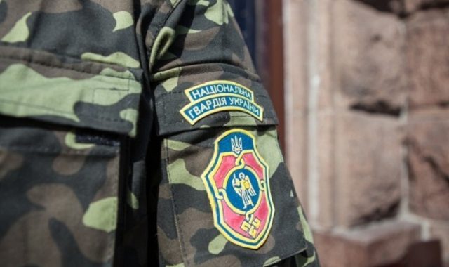 В Києві військовий випадково вистрелив в себе В Києві військовий випадково вистрелив в себе