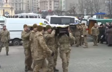 Чичеріна використала відео прощання з українськими бійцями в кліпі про «Гіві»