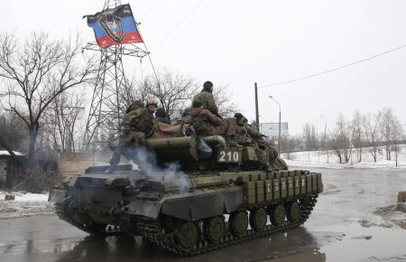 Бойовики з танка обстріляли пост українських спостерігачів в Авдіївці