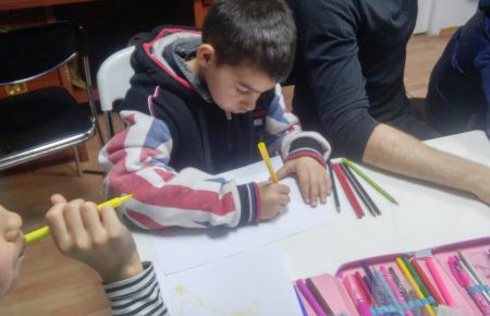 Як заохотити ромських дітей навчатися?