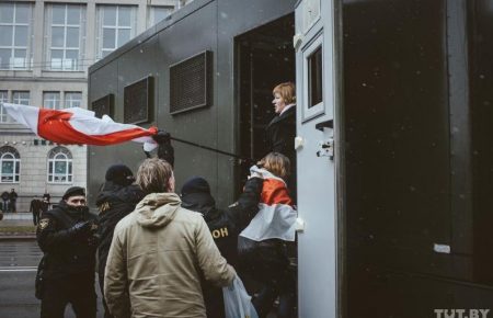 Люди спокійно йшли в автозаки, — активістка про Дзень Волі у Білорусі