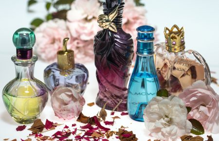 Звідки в українців з’явилася звичка дарувати парфуми?
