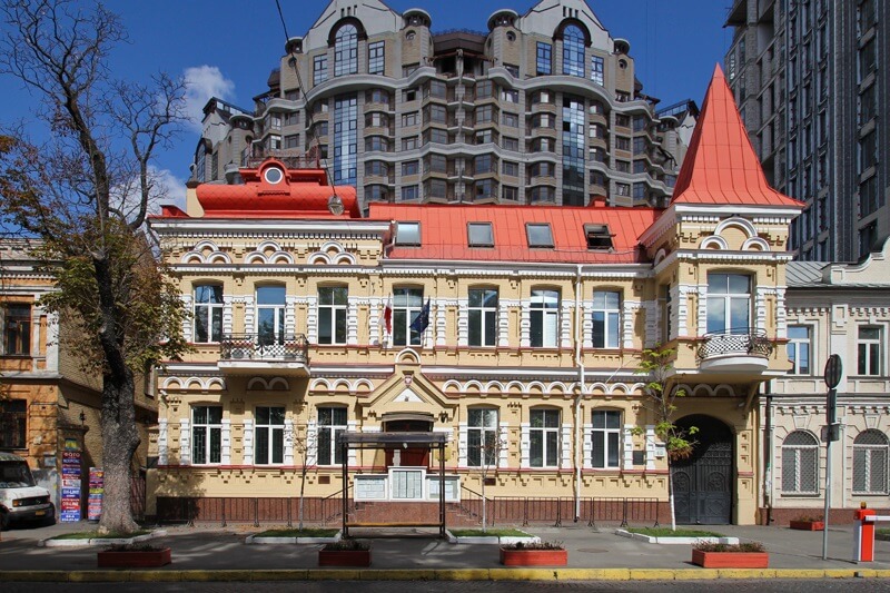 Польські консульства не працюють вже в декількох містах України