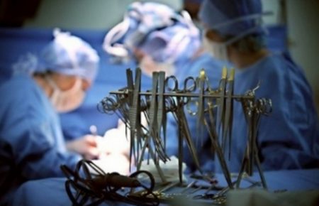 Канадські лікарі зможуть спостерігати з Канади, як українські хірурги роблять операції воїнам АТО