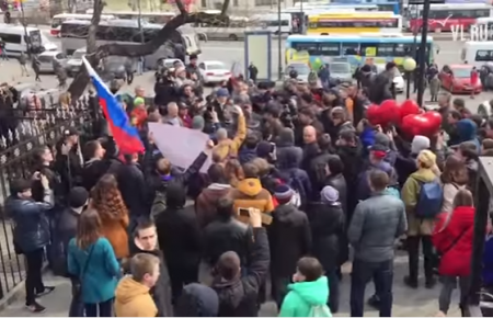 У Владивостоку під час акції протесту затримали 30 людей (ВІДЕО)