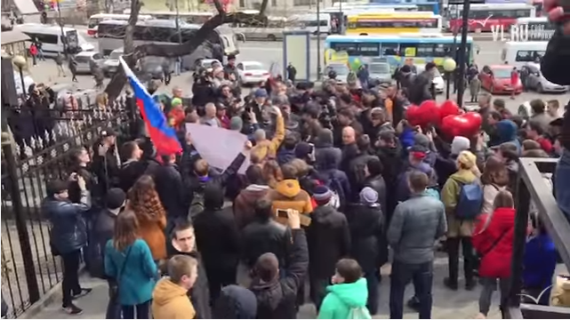 У Владивостоку під час акції протесту затримали 30 людей (ВІДЕО)