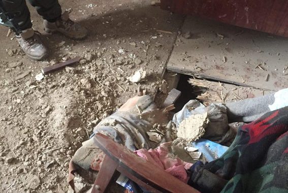 В Авдіївці снаряд влучив житловий будинок. Вчетверте за рік В Авдіївці снаряд влучив житловий будинок. Вчетверте за рік