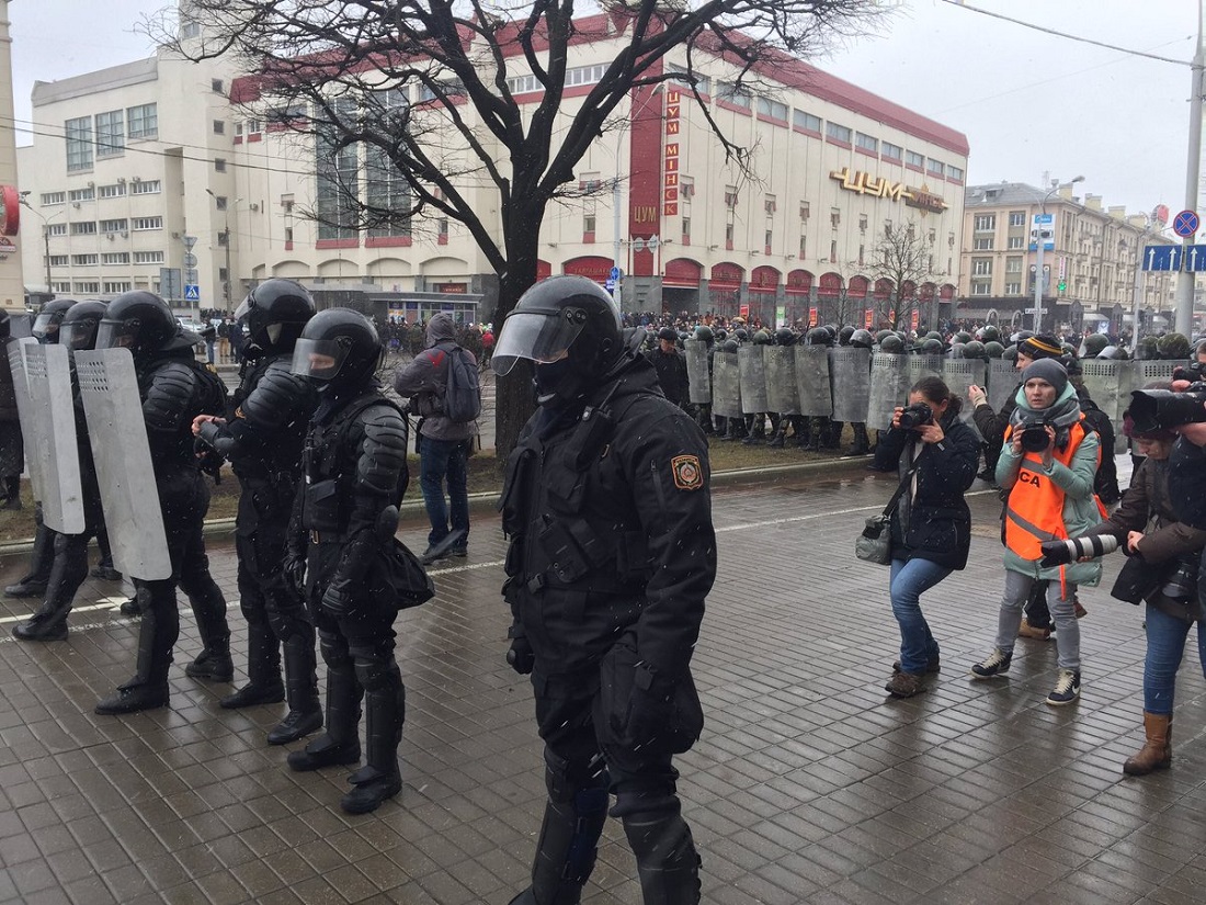 Нас задерживали, чтобы нейтрализовать независимых наблюдателей, — активистка о митинге в Минске