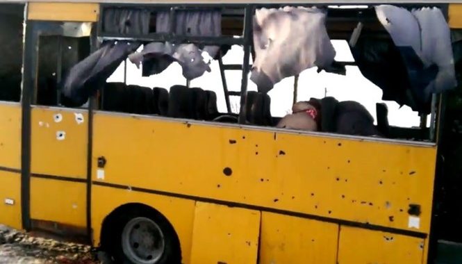 В Україні зняли фільм про обстріл автобусу під Волновахою (ВІДЕО) В Україні зняли фільм про обстріл автобусу під Волновахою (ВІДЕО)