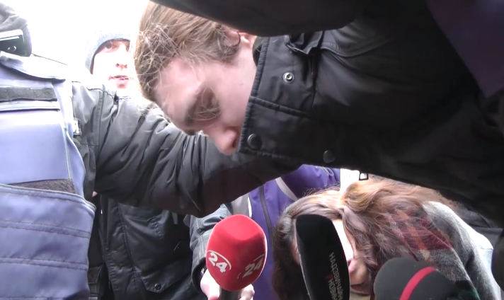 Нападник, який облив зеленкою учасників маршу у Києві, пояснив свої дії (ВІДЕО)