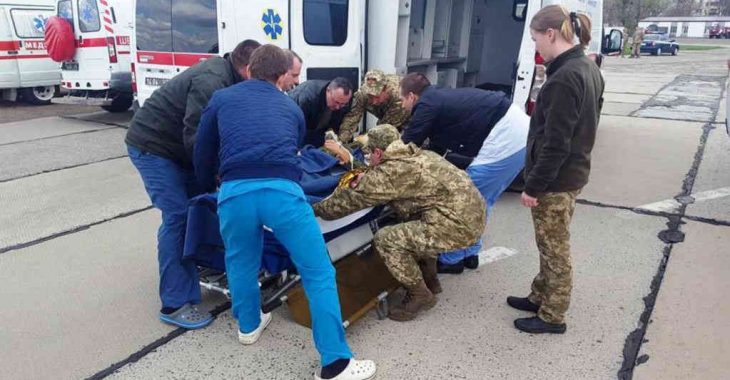 В Одесу прибув літак з 15 пораненими бійцями В Одесу прибув літак з 15 пораненими бійцями