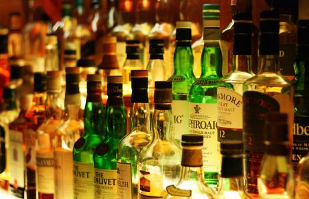 Суд зобов'язав КМДА поновити продаж алкоголю у столиці у нічні години