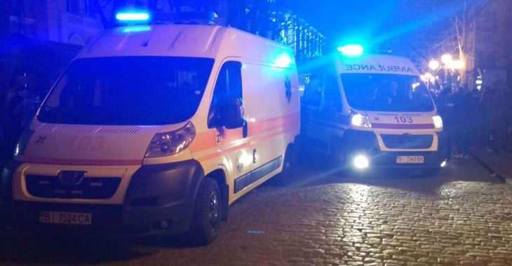Полтавський активіст вижив після ножових поранень під час акції протесту Полтавський активіст вижив після ножових поранень під час акції протесту