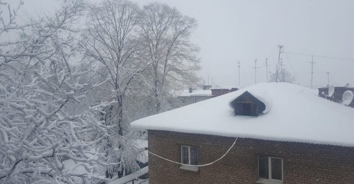 Несподіваний квітневий сніг в Дніпрі. В соцмережах викладають фото Несподіваний квітневий сніг в Дніпрі. В соцмережах викладають фото