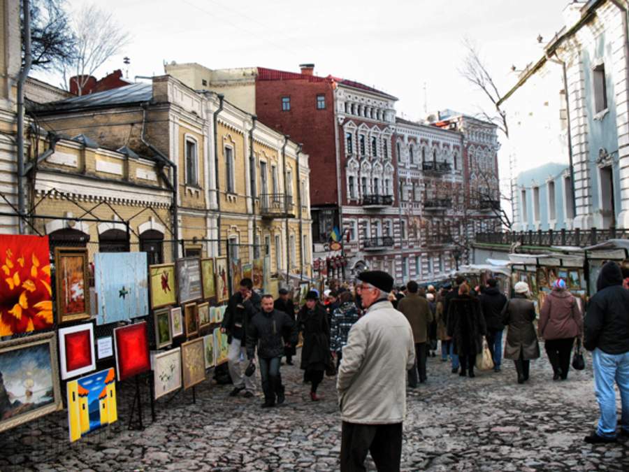 «Історії однієї вулиці» — зберегти історію Києва у книзі про Андріївський узвіз