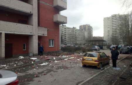 В житловому будинку на сході Петербургу стався вибух