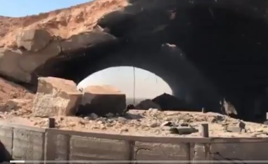 Перші відео після авіаудару по авіабазі в Сирії