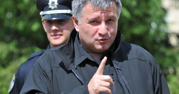 Аваков пообіцяв розстріляти підлеглих за ДТП на нових електромобілях Аваков пообіцяв розстріляти підлеглих за ДТП на нових електромобілях