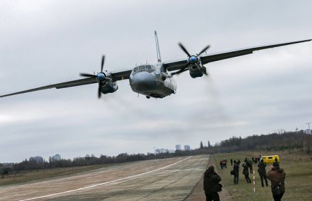 Військовослужбовець у Росії загинув після жорсткої посадки літака