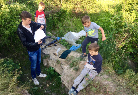 У Волновасі троє дітей знайшли автомат (ФОТО)