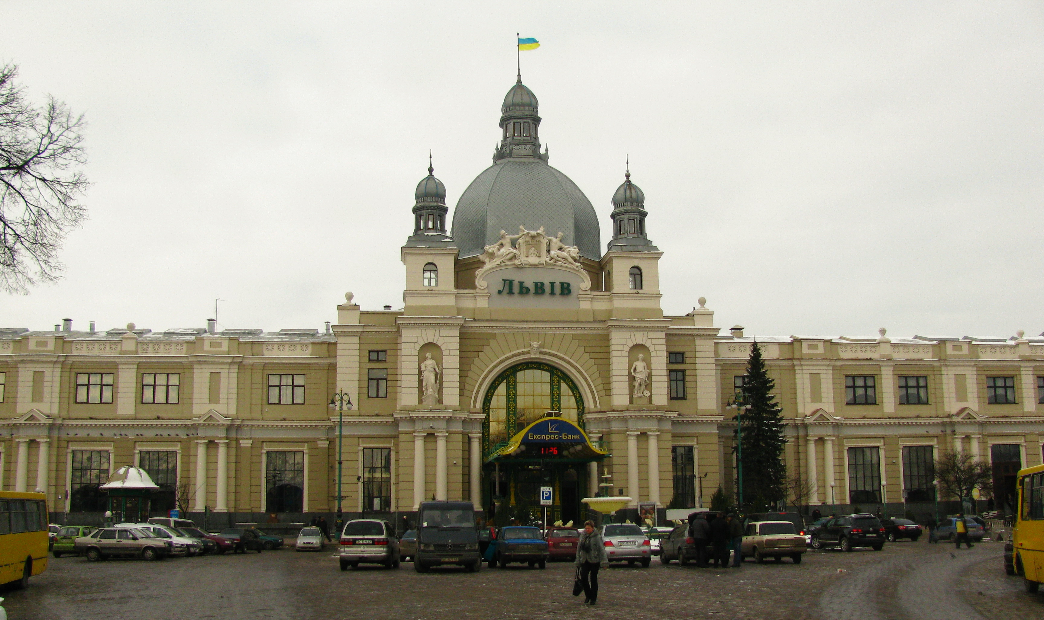Голова Укрзалізниці хоче перетворити вокзали на торгові центри