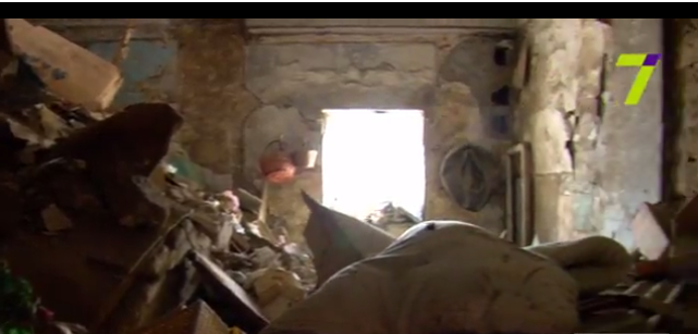 В Одесі люди тиждень живуть у руїнах після обвалу в будинку (ВІДЕО)