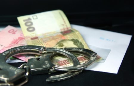 СБУ затримала на хабарі начальника сектору поліції у Кривому Розі