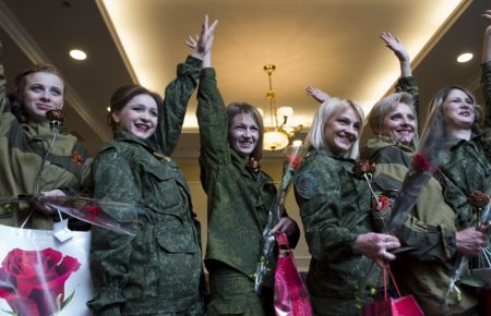 Бойовики хочуть скоротити кількість посад для жінок-військовослужбовців — розвідка
