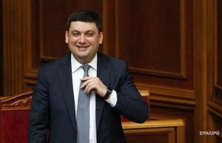 Уряд не прийняв відставку Гройсмана, волонтери у списку партії Вакарчука, Порошенко став партійним