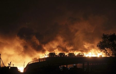 Вибух на нафтохімічному заводі в Китаї: один загиблий, шестеро поранених (ВІДЕО)