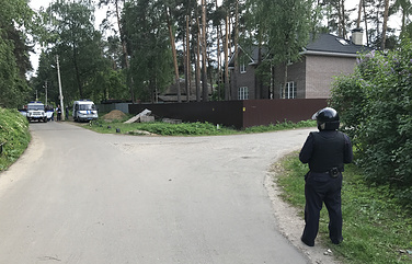 Стрілок з Підмосков'я зник з будинку, який оточували поліцейські