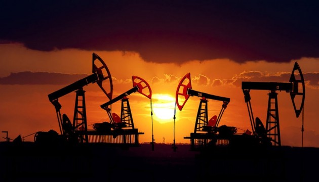 Ціни на нафту впали майже на 10% через коронавірус